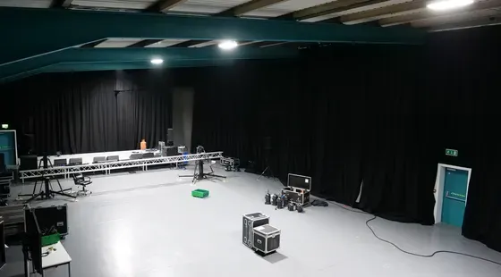 Studio 006